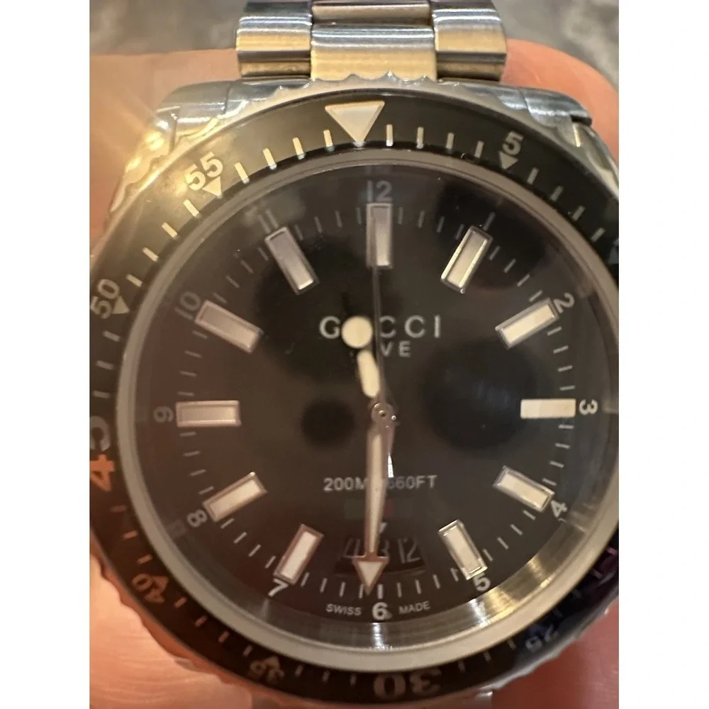 Gucci YA136301 Men's Dive 40mm Swiss Quartz Watch Black Dial Stainless Steel